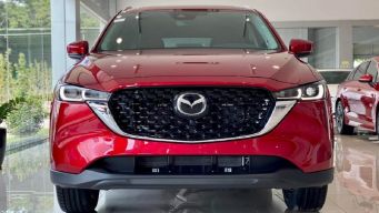 Giá xăng dầu chiều nay 17/4: RON95, Diesel gây 'sốc', Mazda liền tung CX-5 bản giá rẻ 699 triệu đồng