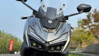 ‘Kẻ hủy diệt Honda SH’ chính thức ra mắt với giá 97 triệu đồng: Động cơ 278cc mạnh mẽ, có cả ABS và TCS