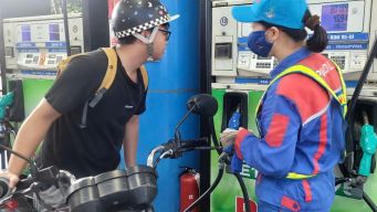 Giá xăng dầu hôm nay 30/8: Xăng E10 RON 95 giảm ‘cắm đầu’, E5 RON 92 không xa 17.000 đồng/lít, giá đầy bình xe ga 110cc
