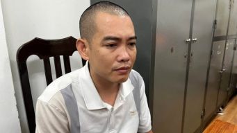 Cái kết đắng cho hai đối tượng trêu ghẹo cô gái bất thành quay sang đánh người bạn trai trong quán ăn