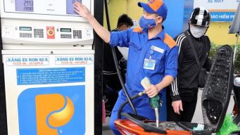 Giá xăng dầu trưa 19/9: E10 RON 95 và E5 RON 92 đều hơn 25.000 đồng/lít, dầu diesel còn đắt hơn, giá đầy bình ô tô Mazda