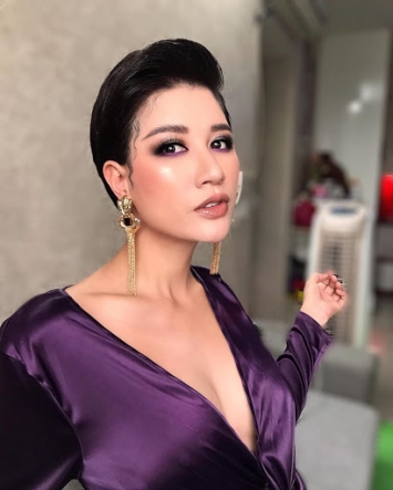 Trang Trần Tiết Lộ Goc Khuất Nghề Mẫu Từng đi Show 150 Ngan Bị đan Chị Thue Giang Hồ Rạch Mặt