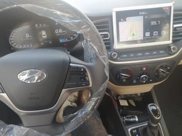 Hyundai Accent 2021 bất ngờ xuất hiện trên đường phố, ngoại hình lấn át Honda City và Toyota Vios ảnh 2