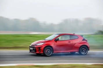 Toyota Yaris GR chính thức được mở bán, gây chú ý với mức giá không tưởng ảnh 3