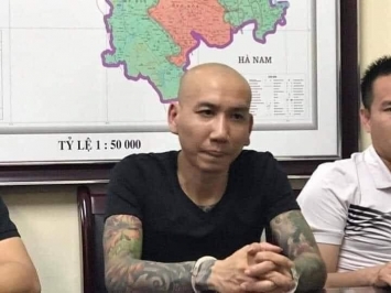Vợ chồng Phú Lê vừa bị bắt, 'hot girl xăm trổ' Đào Chile lập tức có động thái 'cà khịa' cực gắt ảnh 2