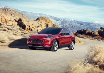 Ford Escape tung phiên bản 7 chỗ, Mazda CX-5 và Honda CR-V cũng phải sợ hãi ảnh 1