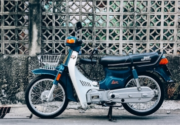 Mẫu xe máy huyền thoại của Suzuki mệnh danh là ‘nỗi lo của Honda DD’ được hồi sinh ảnh 11