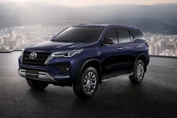 Toyota Fortuner hoàn toàn mới lộ thời điểm ra mắt, ‘hủy diệt’ Hyundai SantaFe và Ford Everest ảnh 2