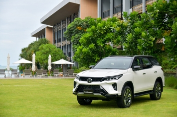 Toyota Fortuner hoàn toàn mới lộ thời điểm ra mắt, ‘hủy diệt’ Hyundai SantaFe và Ford Everest ảnh 3