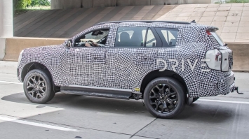 Ford Everest 2022 nâng cấp cực khủng, cho cả Toyota Fortuner và Hyundai Santa Fe ‘rớt đài’ ảnh 4