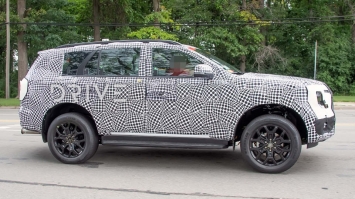 Ford Everest 2022 nâng cấp cực khủng, cho cả Toyota Fortuner và Hyundai Santa Fe ‘rớt đài’ ảnh 5