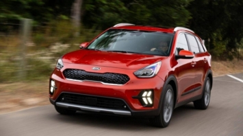 Tin xe hot 5/3: Thanh niên bốc đầu Honda SH giữa đường phải nhận ‘quả đắng’ khiến dân tình sửng sốt ảnh 2