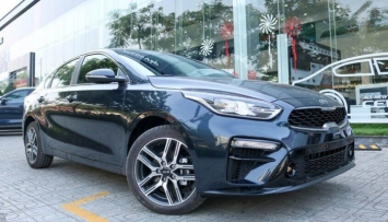 KIA Cerato dùng siêu khuyến mại, dễ dàng đánh bại Mazda3 và Toyota Corolla Altis ảnh 1