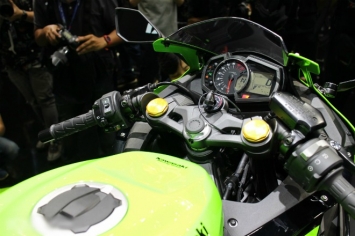 Kawasaki Ninja ZX-25R 2022 chính thức trình làng, giá bằng 2 chiếc Honda SH ảnh 4