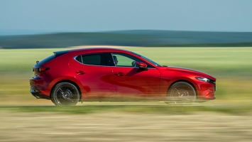 ‘Con cưng’ của Mazda nhận ưu đãi khủng tới 60 triệu đồng, gây sức ép khổng lồ lên KIA Cerato ảnh 9