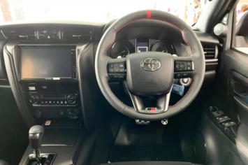Chi tiết Toyota Fortuner mới cực đỉnh: Diện mạo tuyệt mỹ, trang bị ‘nhấn chìm’ cả Hyundai Santa Fe ảnh 6