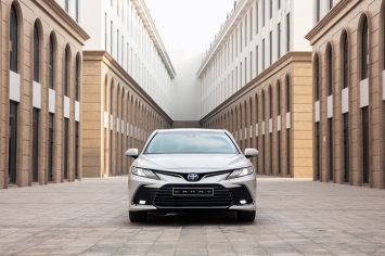 Giá lăn bánh Toyota Camry tháng 5/2022: Biến động bất ngờ khiến Mazda6 và Honda Accord ‘ngẩn tò te’ ảnh 3