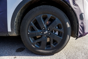 Cạnh tranh với Toyota Fortuner và Hyundai Santa Fe, Kia Sorento 2020 ấn định ngày ra mắt