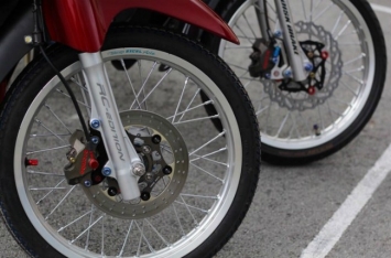 Dân chơi Bến Tre đổi Honda Future thành Wave Thái biển số 9