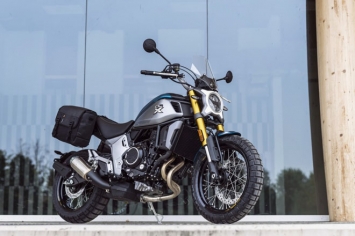 Ngất ngây với CFMoto 700CL-X: xe mô tô giá rẻ cực chất từ Trung Quốc