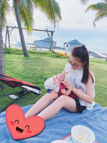Chùm ảnh: Vợ trẻ của trò cưng ông Park khoe vòng một quyến rũ: Đừng đùa với 'gái một con' ảnh 8