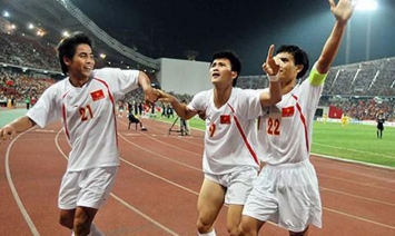 Bị đặt câu hỏi ‘tế nhị’, Công Vinh thẳng thắn đưa ra câu trả lời ‘chọc giận’ bà xã Thủy Tiên ảnh 4