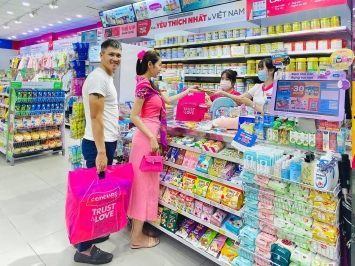 Thủy Tiên xác nhận ngày trở lại miền Trung, không quên cùng Công Vinh phát ‘cẩu lương’ trước khi đi ảnh 3