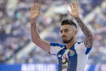 Tin chuyển nhượng HOT 19/09: Liverpool liên tục ‘chốt đơn’, MU sắp có siêu hậu vệ Brasil ảnh 2