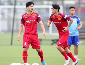 Tin bóng đá tối 25/1: Danh sách rút gọn Quả Bóng Vàng Việt Nam 2021: Công Phượng bất ngờ bị gạch tên