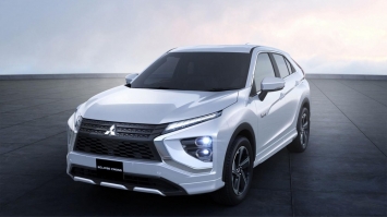 Crossover cỡ C Mitsubishi Eclipse Cross 2021