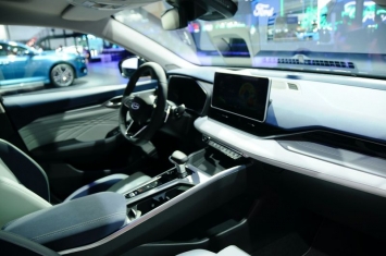Sedan hạng sang Geely Xing Rui 2021