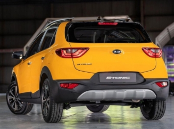 SUV hạng B Kia Stonic 2021