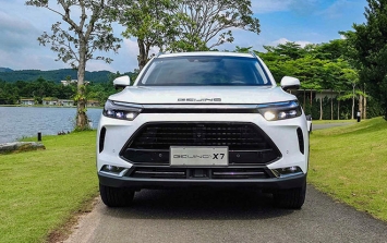 Xe Trung Quốc Beijing X7 đấu Honda CR-V