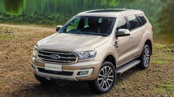 Ford Everest giảm giá hàng trăm triệu đồng