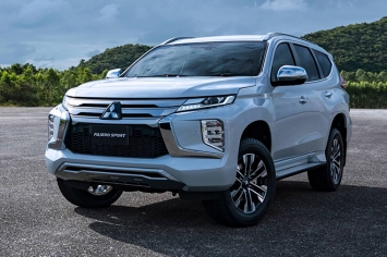 Mitsubishi Pajero Sport giảm giá