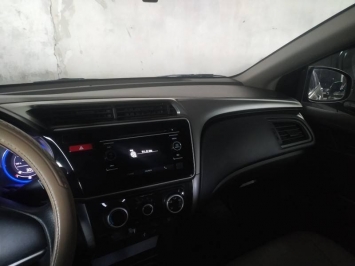 Honda City giảm giá rẻ ngang Hyundai Grand i10