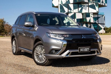 Mitsubishi Xpander tung bản mới