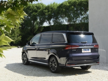 Mẫu MPV Roewe iMax8