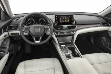 Honda Accord giảm giá