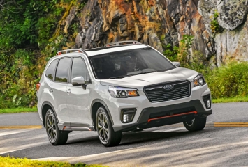Subaru Forester giảm giá sốc
