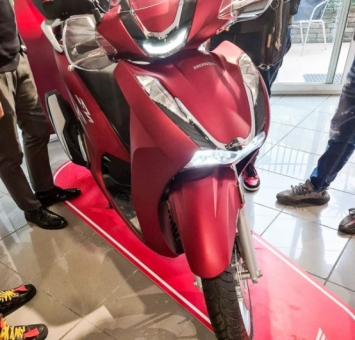 Honda SH 350i về đại lý