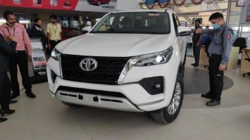 Toyota Fortuner 2021 facelift về đại lý