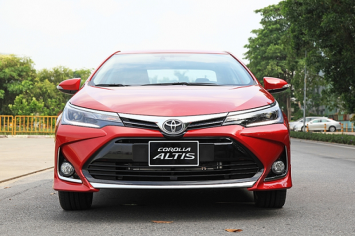 Toyota Vios bất ngờ giảm giá đầu tháng 10, quyết 'vượt mặt' Hyundai Accent, Honda City
