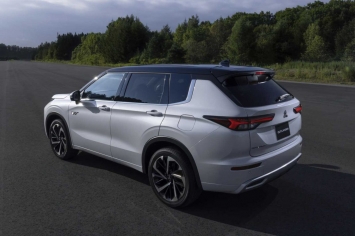 Mitsubishi Outlander 2022 ra mắt bản mới vào cuối tháng 10, xem trước thiết kế đẹp lấn át Honda CR-V