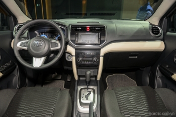 Mẫu MPV của Toyota giảm giá xuống mức rẻ hơn Mitsubishi Xpander, thiết kế thu hút khách Việt