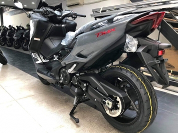 Yamaha TMax 560