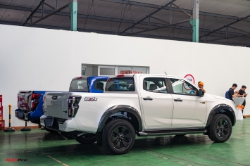 Isuzu D-Max 2021 ra mắt khách Việt với giá rẻ nhất phân khúc, 'đe nẹt' Ford Ranger