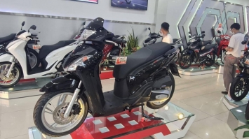 Phiên bản Honda SH 'lạ' bất ngờ về đại lý: Giá hấp dẫn, trang bị và động cơ giống SH 2020