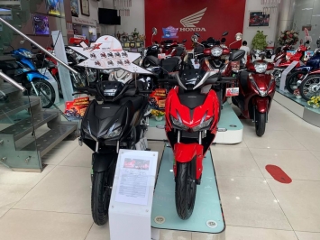Honda Winner X chỉ còn 35,8 triệu trong tháng 5, rẻ bất ngờ khiến Yamaha Exciter 155 'hốt hoảng'