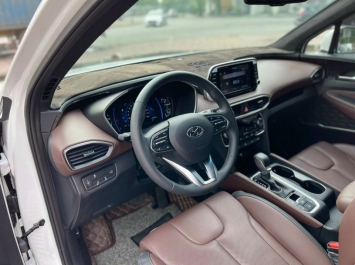 Hyundai SantaFe thế hệ cũ giảm giá cực sốc khi bản mới về đại lý, khách Việt rủ nhau xuống tiền